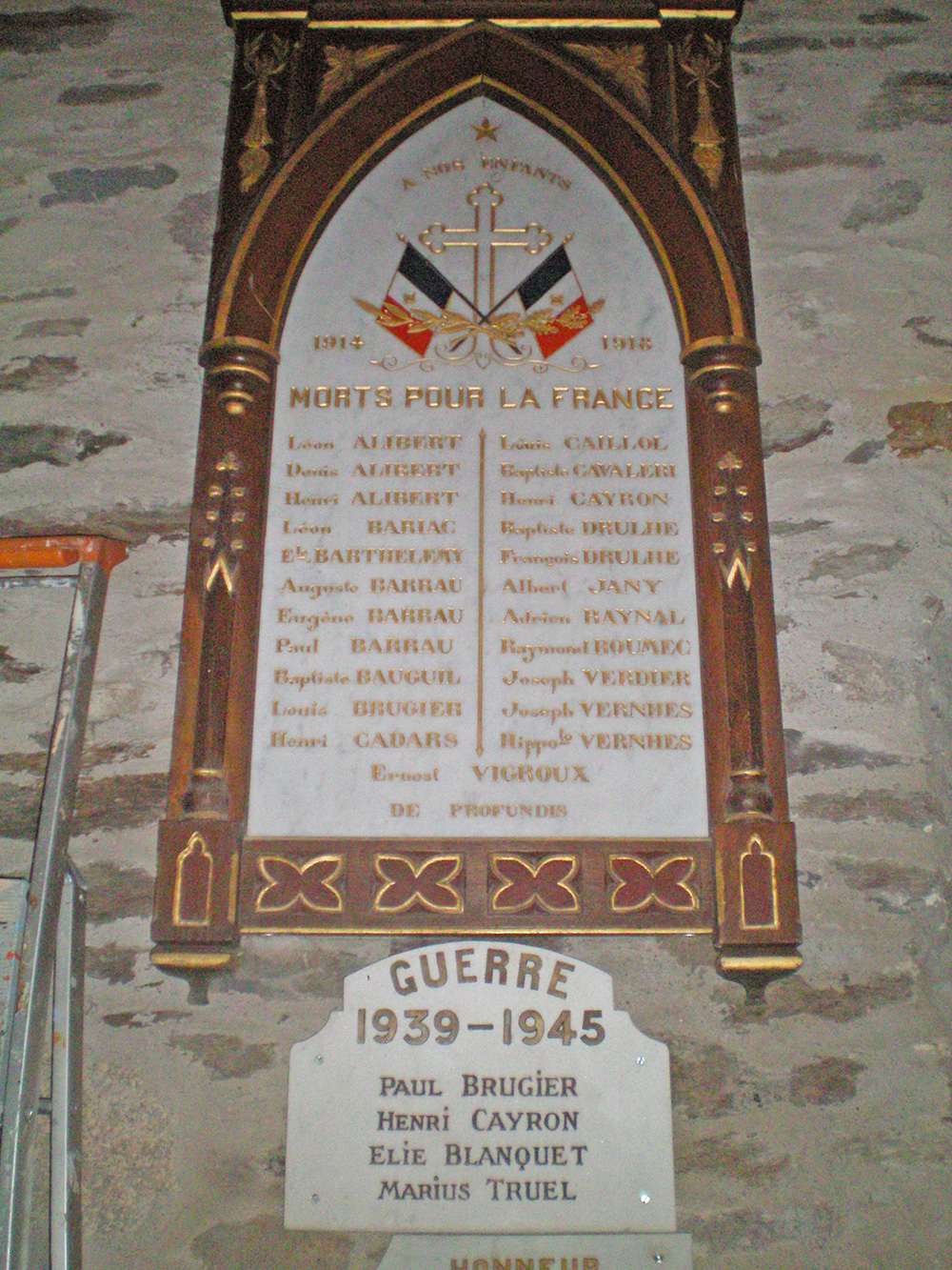 Plaque commémorative de l'église de Saint-Sauveur de Grandfuel