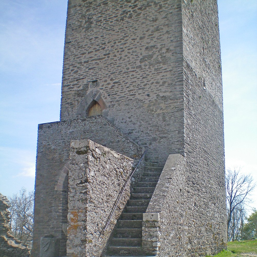 Escalier d'accès à la tour de Peyrebrune - Arnaud Villefranque