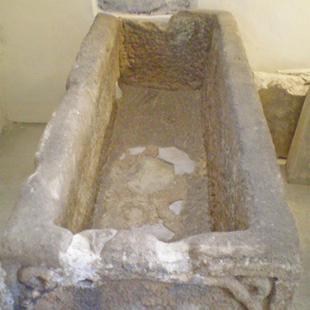 Sarcophage, auge-abreuvoir